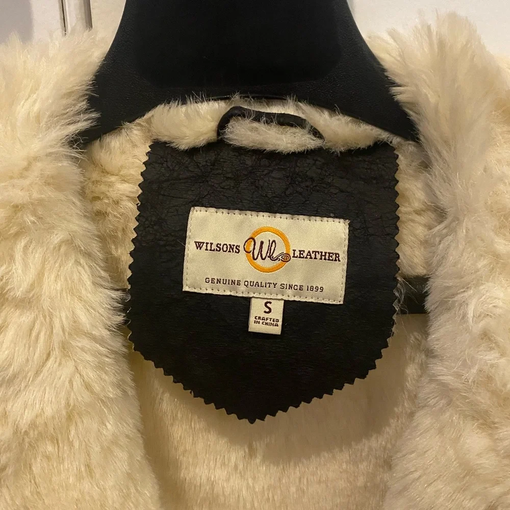 Genuine leather double breasted button jacket with faux fur lining - Picture 4 of 5